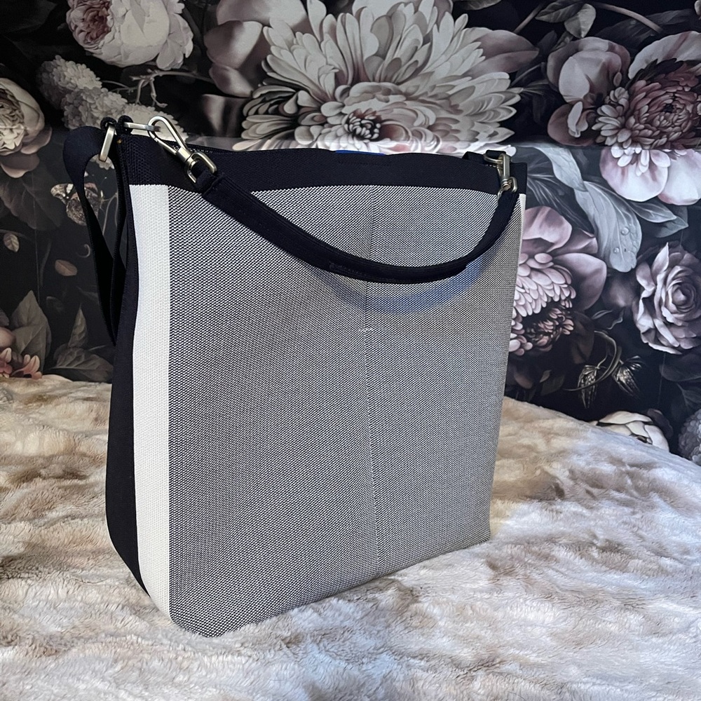 Rothy’s Bucket Bag Grey Mist